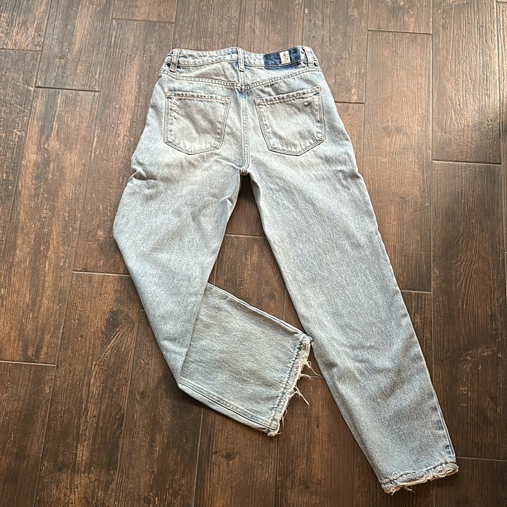 Altar'd State Light Blue Straight Leg Jeans (mom jeans)
25.46.07EB - Picture 3 of 6